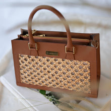 Load image into Gallery viewer, Chic Sustainable Woman Bag